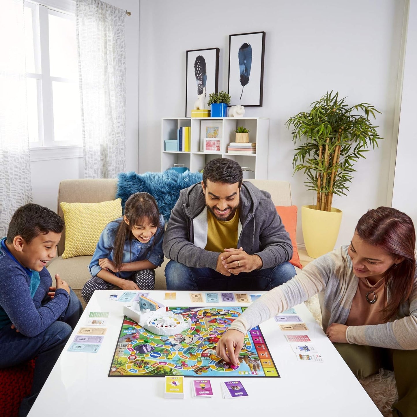Hasbro Gaming - The Game of Life Board Game, Fun Board Game for Families and Kids, Classic Board Game for Boys & Girls Ages 8 and Up, Game for 2-8 Players