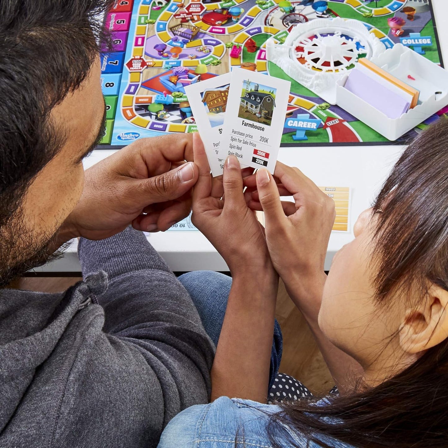 Hasbro Gaming - The Game of Life Board Game, Fun Board Game for Families and Kids, Classic Board Game for Boys & Girls Ages 8 and Up, Game for 2-8 Players