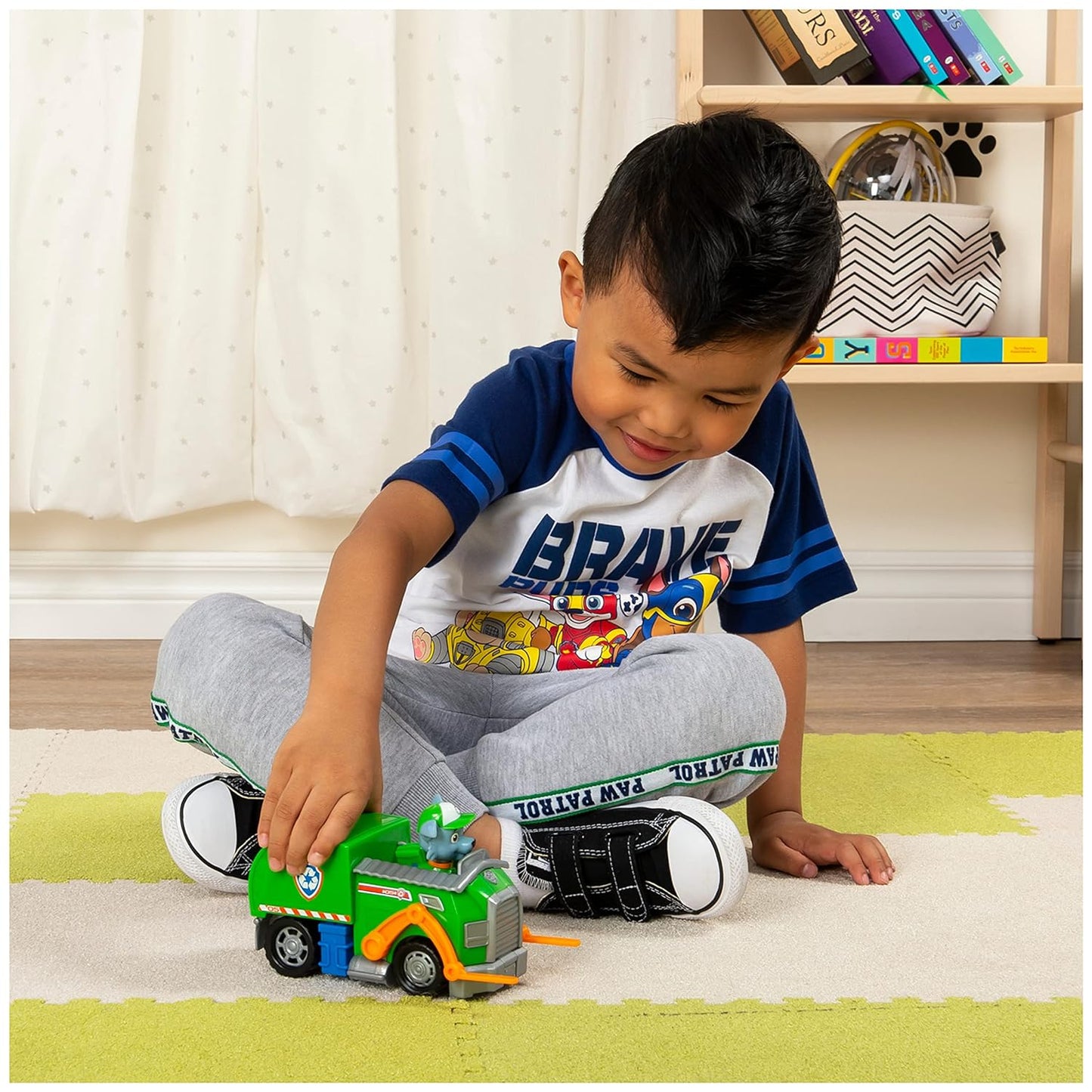 Paw Patrol, Rocky's Recycle Truck Vehicle with Collectible Figure, for Kids Aged 3 and Up, Multicolor, (6061804)